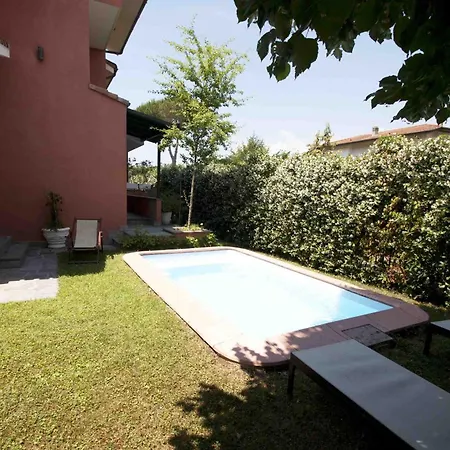 Villa Charming Beachfront With Pool *