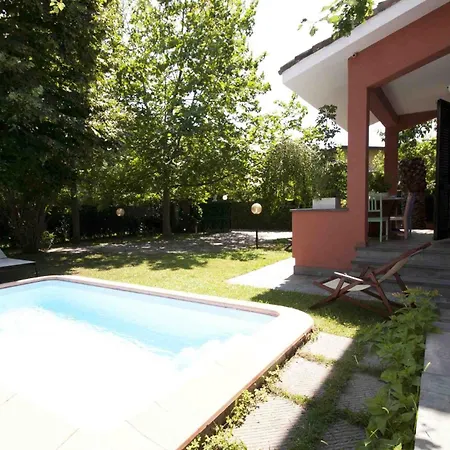 Villa Charming Beachfront With Pool *