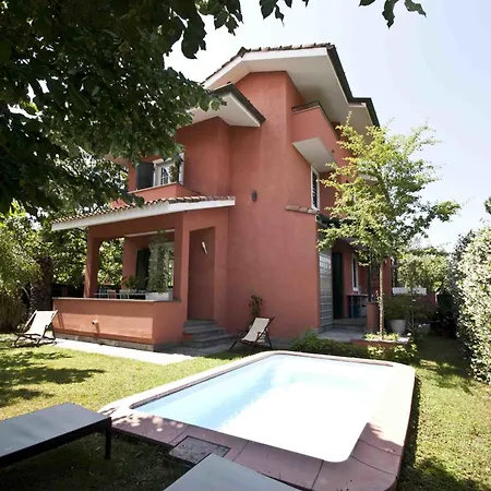 Villa Charming Beachfront With Pool Seravezza